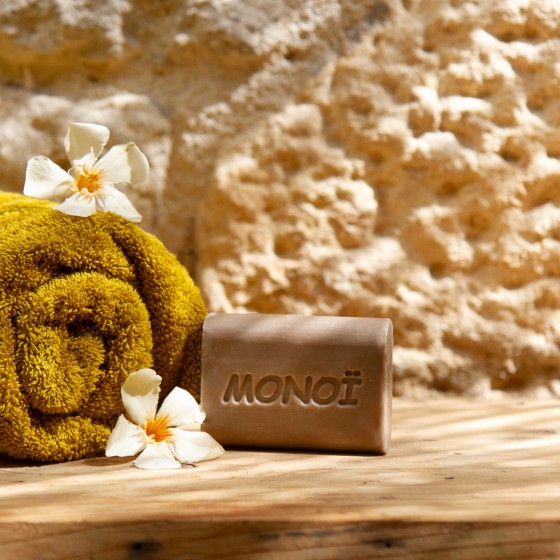 Savon naturel monoï au lait d'ânesse 100g Hydr'aness Savon naturel monoï au lait d'ânesse 100g Hydr'aness